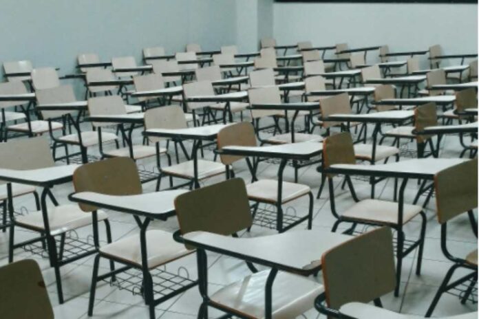 Estudio UDD: En los últimos ocho años han cerrado más de 700 establecimientos escolares en el país