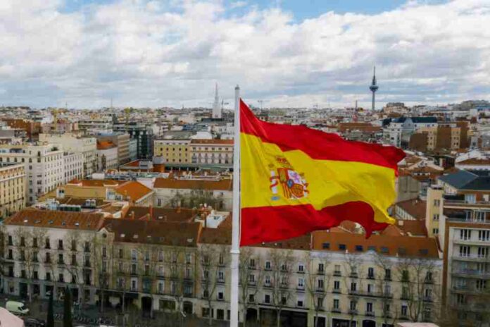 ¿Te gustaría salir de Chile? Conoce todos los requisitos para poder estudiar en España