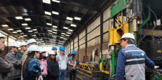 Empresa de Grupo Arrigoni impulsa la innovación en la industria del acero junto a estudiantes de Diseño Industrial