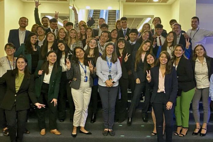 Estudiantes de liceo técnico profesional de Recoleta participarán en programa educacional del Banco de Chile y Fundación Chile Dual (1)