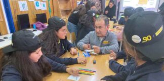 Inspiring Girls y Finning renuevan alianza para promover habilidades STEM en niñas a lo largo de Chile
