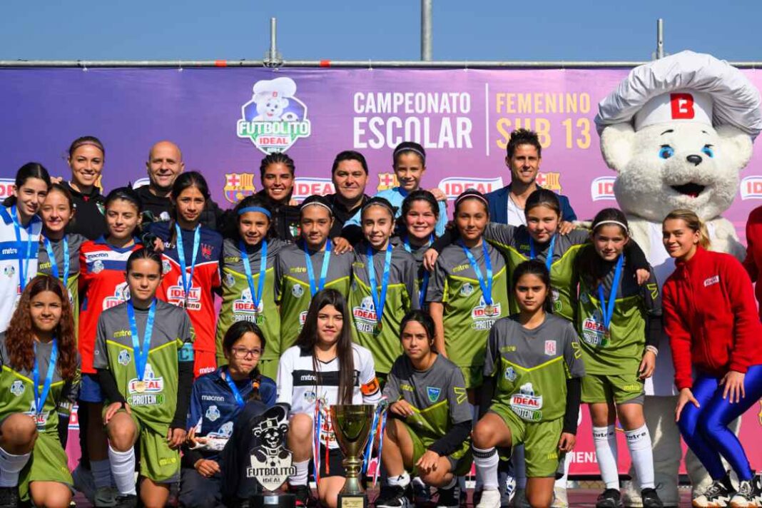Colegio Pedro de Valdivia de Peñalolén es el ganador del campeonato escolar femenino “Futbolito Ideal 2024”