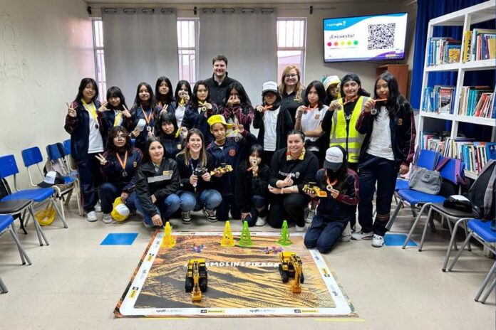 A través de la robótica, niñas de Antofagasta, Calama y Mejillones adquieren conocimientos para ampliar sus opciones futuras A través de la robótica, niñas de Antofagasta, Calama y Mejillones adquieren conocimientos para ampliar sus opciones futuras