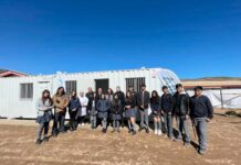 Alumnos aprenden a crear insectos benéficos