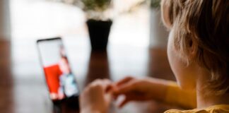 ¿Cuáles son los riesgos de la explotación infantil en la era digital?