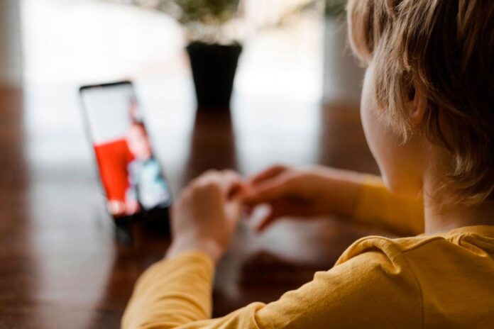 ¿Cuáles son los riesgos de la explotación infantil en la era digital? ¿Cuáles son los riesgos de la explotación infantil en la era digital?