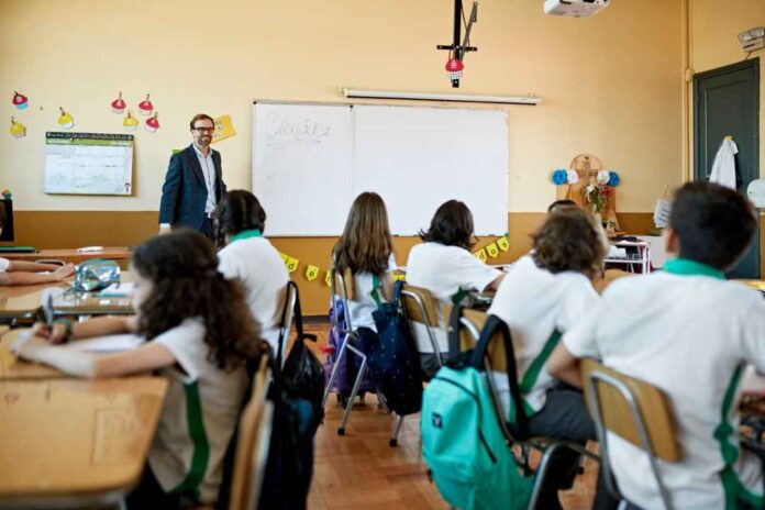Desafíos en educación: ¿Cómo la tecnología ha cambiado la convivencia escolar? Desafíos en educación: ¿Cómo la tecnología ha cambiado la convivencia escolar?