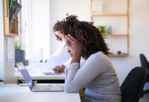 Expertos apuestan a que Ley Karin reduzca el ausentismo laboral