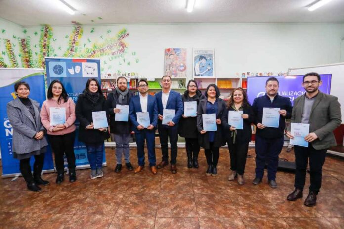 Mineduc presenta propuesta de actualización del currículum escolar de 1° básico a 2° medio que será sometida a Consulta Pública Mineduc presenta propuesta de actualización del currículum escolar de 1° básico a 2° medio que será sometida a Consulta Pública