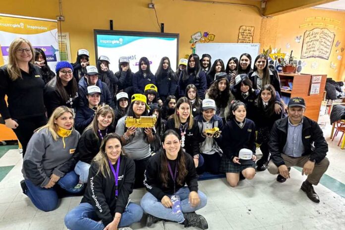 Niñas de Arauco son protagonistas de jornada para potenciar habilidades STEM