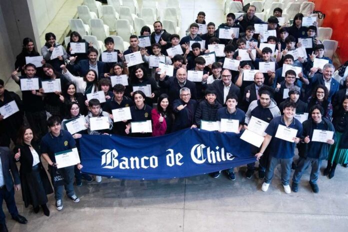 Compromiso TP de Banco de Chile: más de 600 estudiantes secundarios del país certificaron sus competencias en especialidades de alta empleabilidad