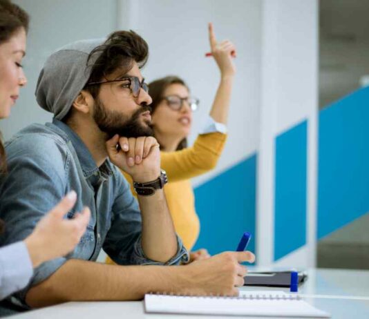 FinteChile lanza nueva academia de educación financiera para profesionales del sector