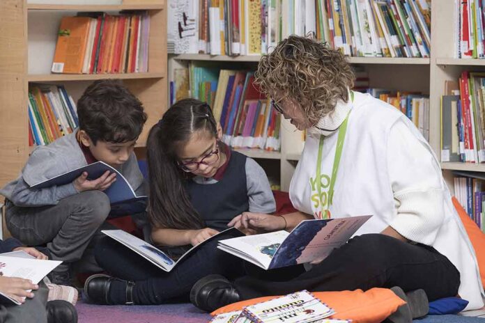 Programa Haciendo Escuela de Falabella celebra 55 años impulsando la educación en la región Programa Haciendo Escuela de Falabella celebra 55 años impulsando la educación en la región