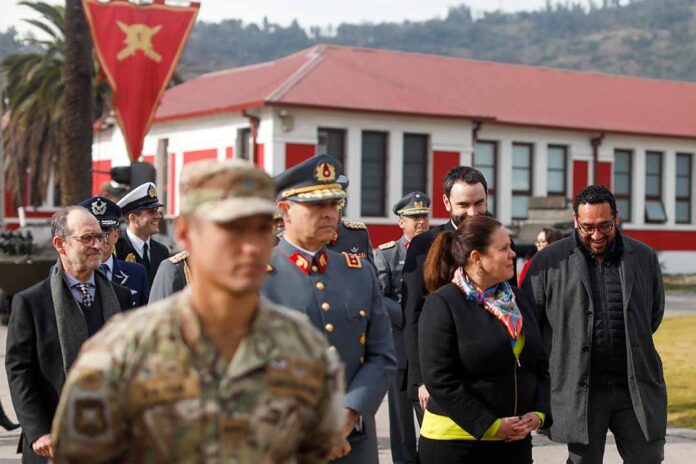 Ministerio de Defensa Nacional y Ministerio de Educación firman acuerdo para garantizar que conscriptos continúen sus estudios en Centros de Formación Técnica Estatales