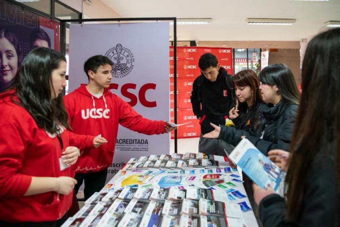 UCSC recibió a más de 1.100 alumnos en pilotaje de PAES