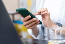 ¿El uso de WhatsApp para temas laborales invade la vida privada? 7 de cada 10 colaboradores cree que sí