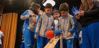 Fundación Mustakis, NeuroUC y Fundación Kiri organizaron el Primer Encuentro de Robótica Integral en el Día de la Ciencia y la Tecnología