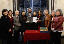 Sesenta años de Junaeb: autoridades de Educación y Cultura entregan acta histórica de la institución al Archivo Nacional