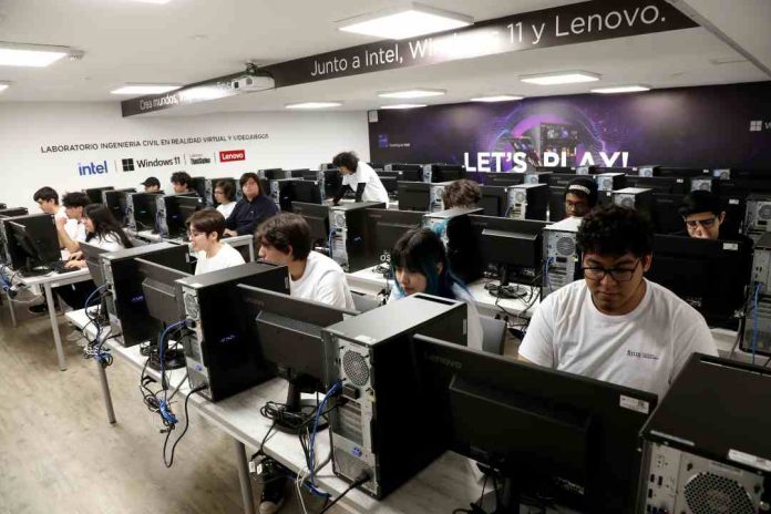 Universidad Finis Terrae inauguró moderno laboratorio de Realidad Virtual Universidad Finis Terrae inauguró moderno laboratorio de Realidad Virtual