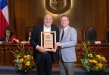 Académico de la UCSC recibe Premio Municipal de Ciencias Sociales en Concepción Académico de la UCSC recibe Premio Municipal de Ciencias Sociales en Concepción