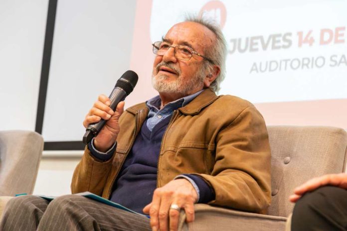 Actor Sergio Hernández comparte su pasión por el cine, el teatro y la televisión en la UCSC