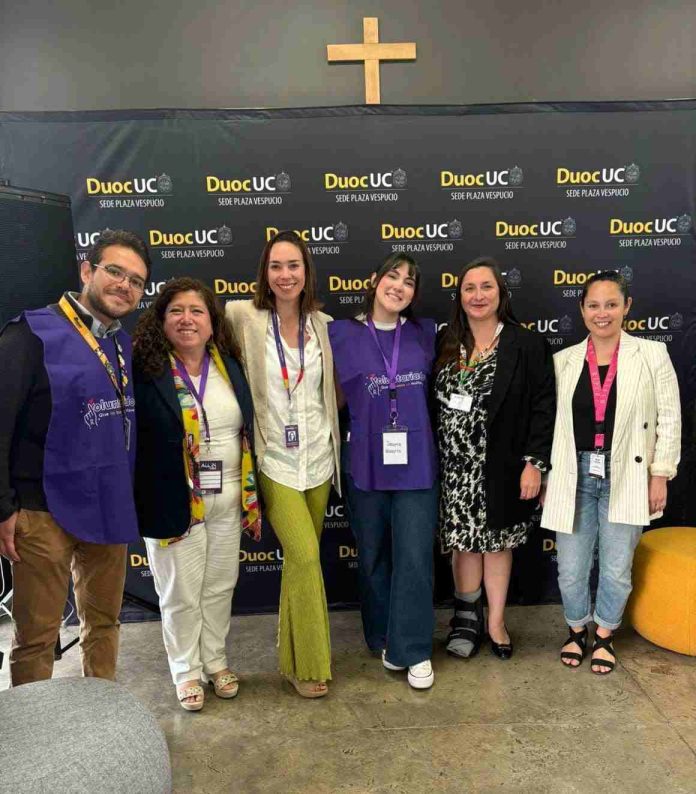 Banco Ripley y Duoc UC enseñan a 1.100 estudiantes sobre finanzas personales a través de su programa “Corta y Clara”  (1) Banco Ripley y Duoc UC enseñan a 1.100 estudiantes sobre finanzas personales a través de su programa “Corta y Clara”