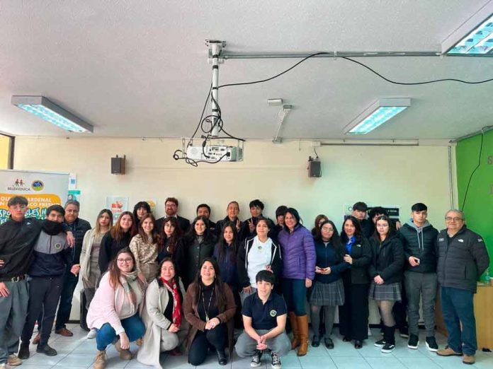 Etex Chile apoya a estudiantes de Belén Educa programa de tutorías, charlas y becas educativas
