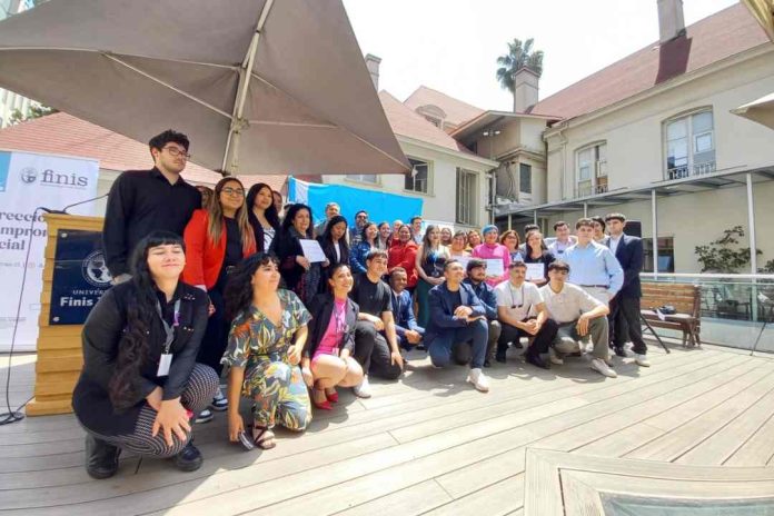 Mujeres jefas de hogar de Lampa son certificadas en alfabetización digital por la Facultad de Ingeniería de la U. Finis Terraenidades Mujeres jefas de hogar de Lampa son certificadas en alfabetización digital por la Facultad de Ingeniería de la U. Finis Terrae