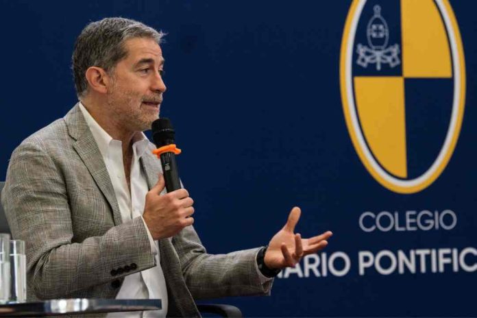 Polo Ramírez inspira a jóvenes en su ex colegio “Los valores que aprendí aquí fueron el mejor legado para el futuro” Polo Ramírez inspira a jóvenes en su ex colegio: “Los valores que aprendí aquí fueron el mejor legado para el futuro”