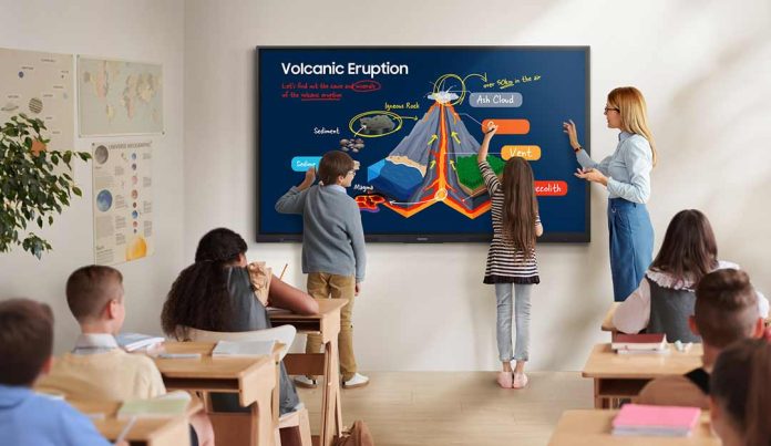 Samsung lanza la serie de pantallas interactivas E-Board en Chile