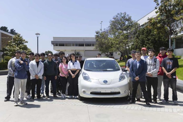 USM y Nissan Chile firman acuerdo para impulsar la electromovilidad