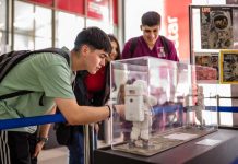 «Recuerdos extraordinarios: Una mirada científica al programa espacial Apolo» llega a UNAB Concepción "Recuerdos extraordinarios: Una mirada científica al programa espacial Apolo" llega a UNAB Concepción