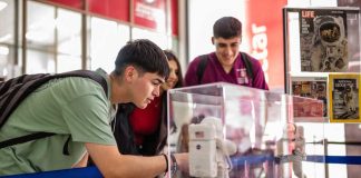 "Recuerdos extraordinarios: Una mirada científica al programa espacial Apolo" llega a UNAB Concepción