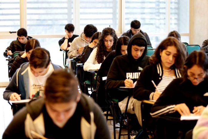 ¡Mantén la calma! consejos para cuidar la salud mental antes de rendir la PAES ¡Mantén la calma! consejos para cuidar la salud mental antes de rendir la PAES