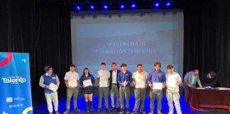 120 estudiantes de Casablanca se certifican para un futuro en la industria minera: FLS y Vetas de Talento finalizan Programa de Formación Temprana en Liceo Manuel de Salas 