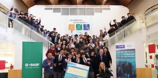 Inauguran aerogenerador eólico desarrollado por escolares de Quinta Normal