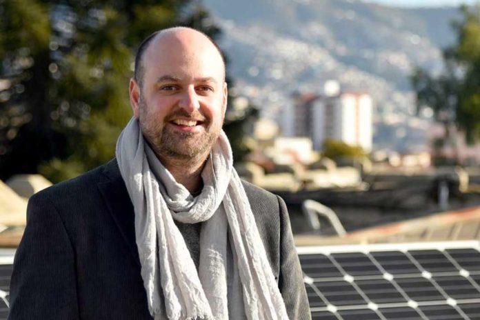 Académico de la USM recibe reconocimiento