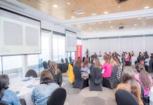 Capacitan a matronas para enfrentar crisis de natalidad en Chile