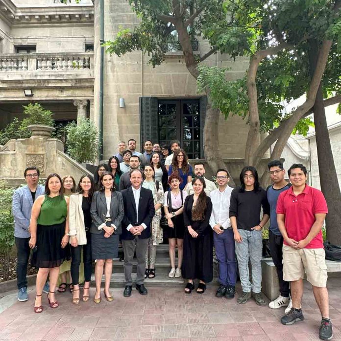 Empresa Experian aporta 40 computadores Facultad de Ingeniería UAH