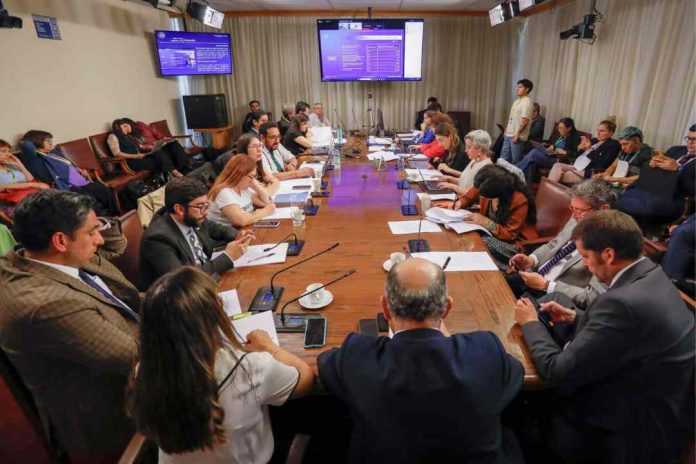 Comisión de Educación de la Cámara aprueba el proyecto de solución a la deuda histórica docente 