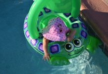 ¿Es segura una piscina inflable para bebés?