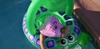 ¿Es segura una piscina inflable para bebés?