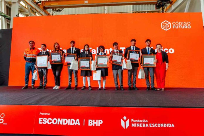 Más 2 mil estudiantes de la Región de Antofagasta participaron en la tercera versión del programa de educación tecnológica Código Futuro