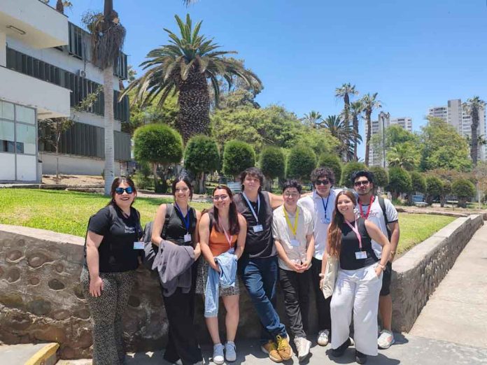 Primera generación de graduados de astrofísica de la USM expone en importante congreso de astronomía Primera generación de graduados de astrofísica de la USM expone en importante congreso de astronomía
