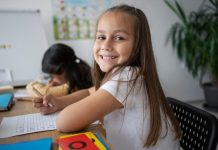 Niños bilingües: La importancia de aprender  inglés  a temprana edad Niños bilingües: La importancia de aprender  inglés  a temprana edad