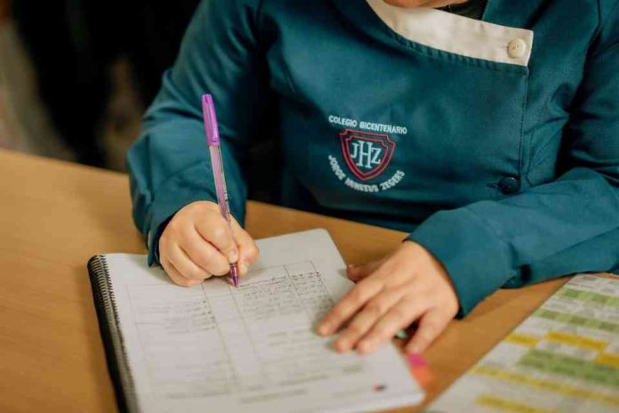 Cómo elegir el mejor colegio para tus hijos ¿Cómo elegir el mejor colegio para tus hijos? Consejos clave de expertos psicólogos