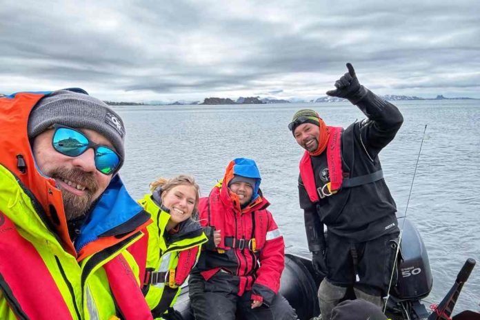 Dr. Hugo Benítez “Nuestros estudios están orientados a tener voz y votos en el tratado antártico” Dr. Hugo Benítez: “Nuestros estudios están orientados a tener voz y votos en el tratado antártico”