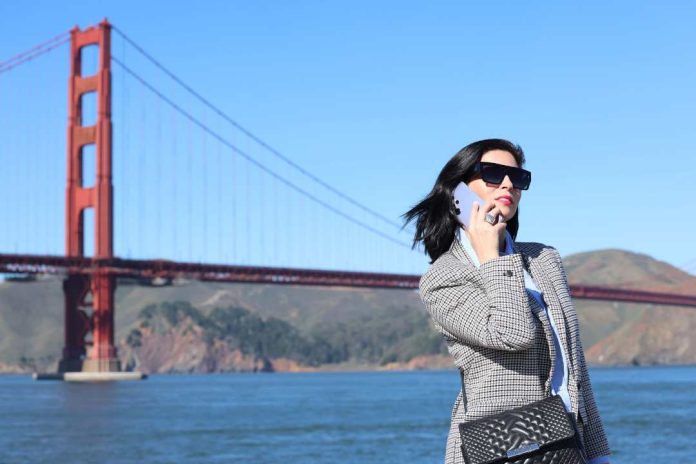 La nueva serie Galaxy S25 permitirá traducir y transcribir llamadas en 20 idiomas diferentes La nueva serie Galaxy S25 permitirá traducir y transcribir llamadas en 20 idiomas diferentes