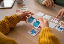 Palabras que transforman: el impacto del lenguaje en las emociones de los niños Palabras que transforman: el impacto del lenguaje en las emociones de los niños