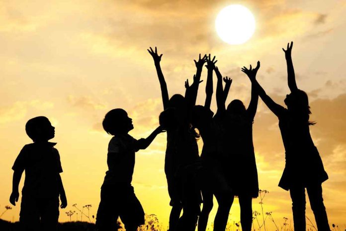 Proteger a la niñez de la violencia un derecho pendiente